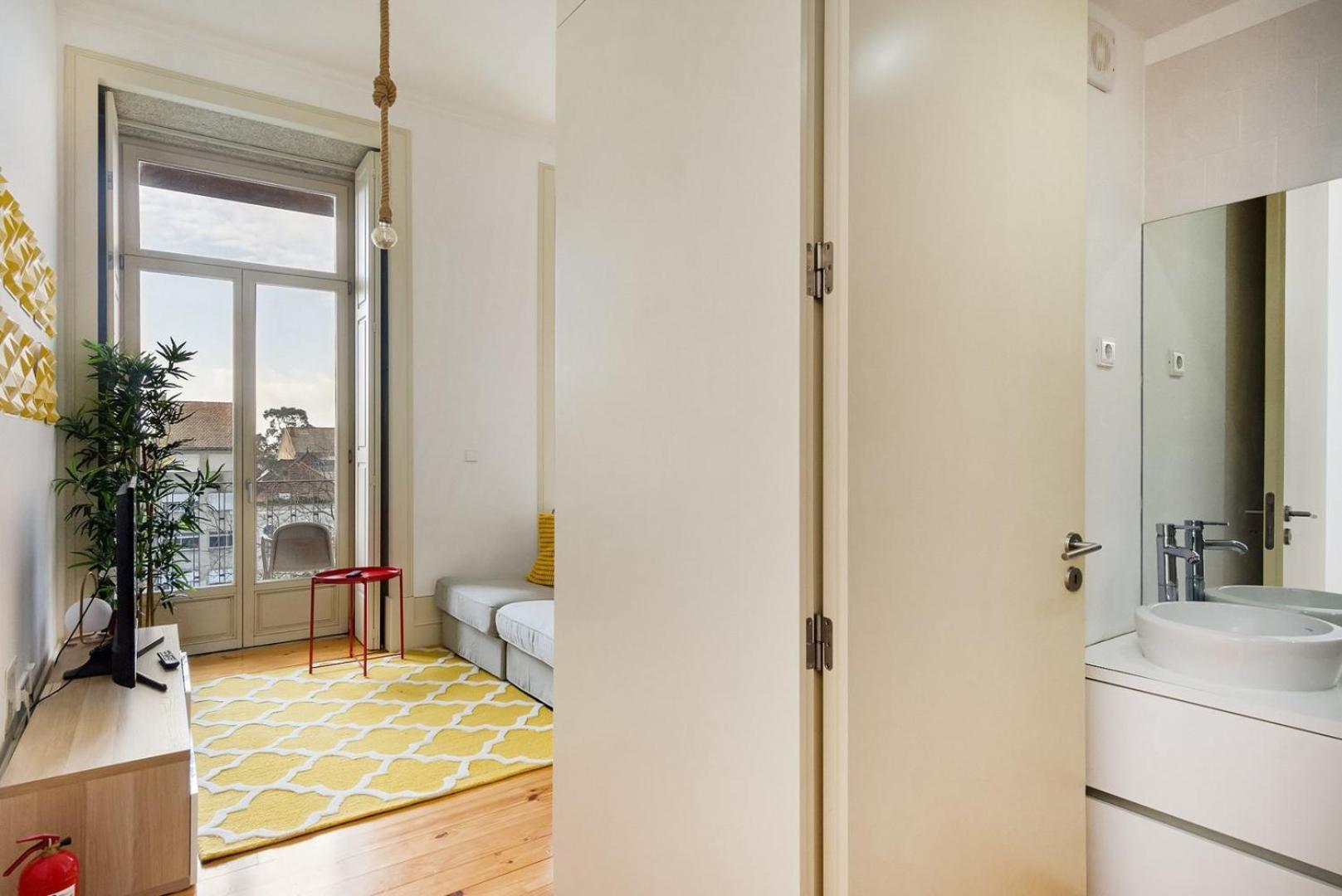 Guestready - Urban Oasis With Private Balcony Apartment Порто Екстериор снимка