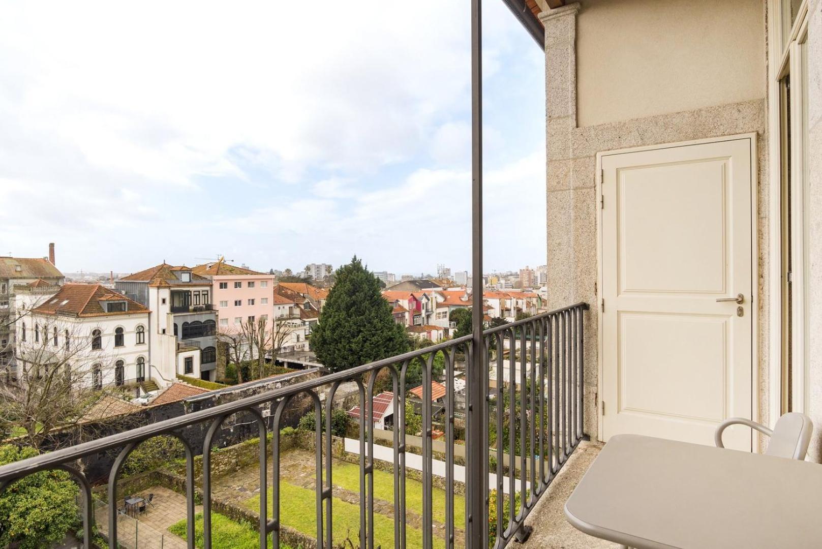 Guestready - Urban Oasis With Private Balcony Apartment Порто Екстериор снимка